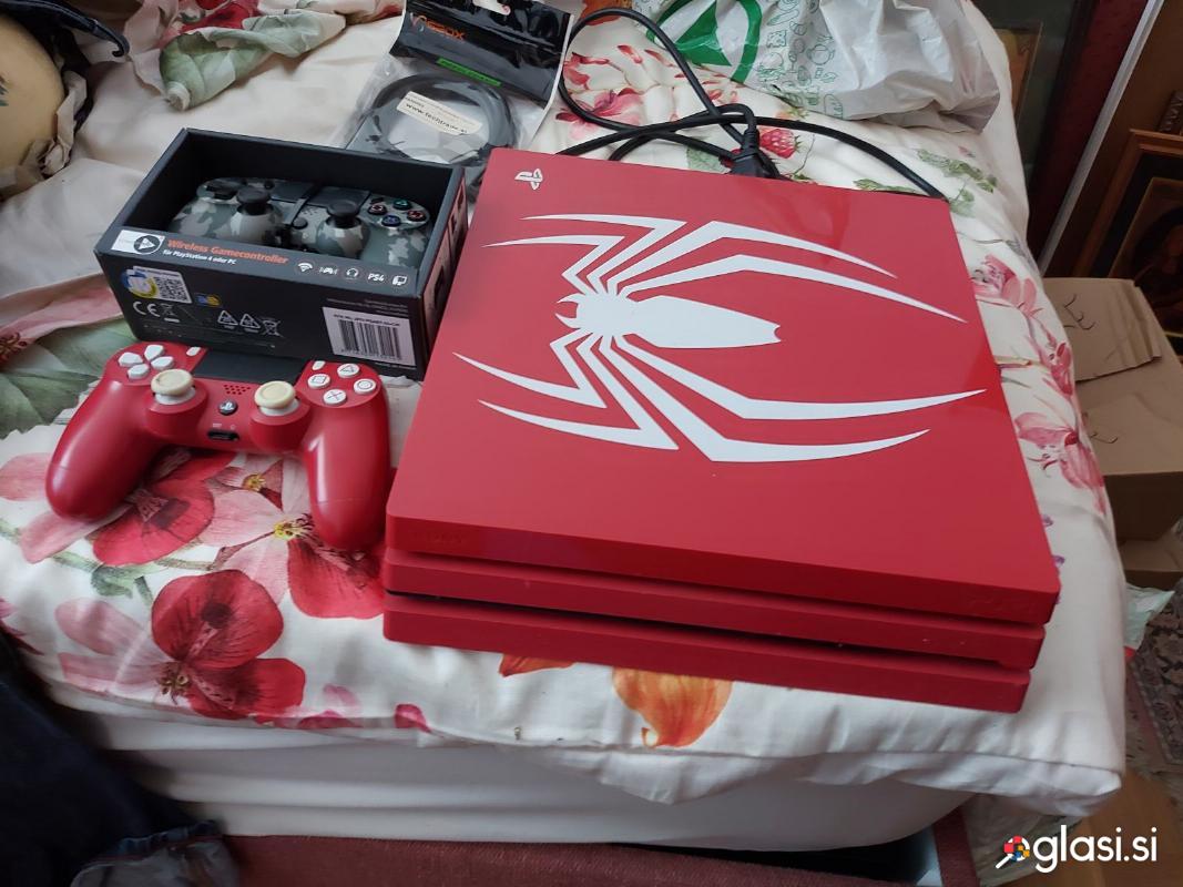 Playstation 4 Pro Spiderman  limited edition plus 2 kontrolorja