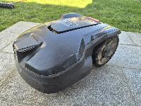 Robotska kosilnica Husqvarna AutoMower 305