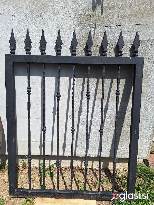DVORIŠČNA VHODNA VRATA,   širina 90 x  višina117 cm