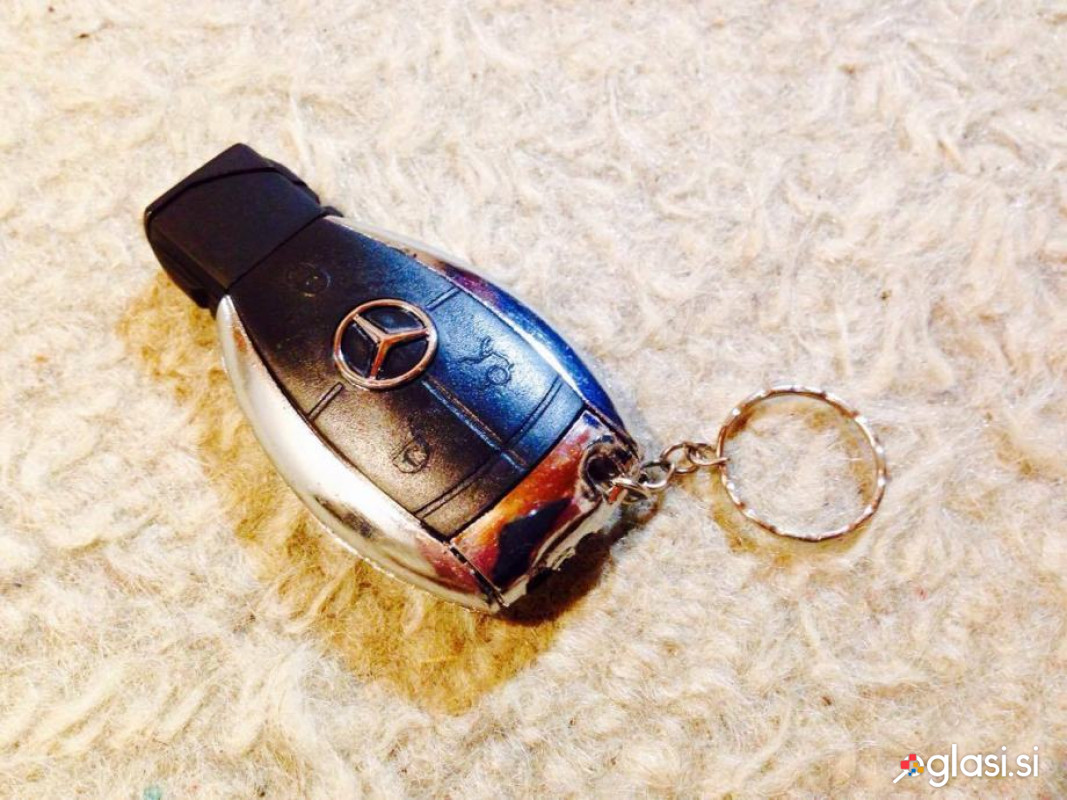 Vžigalnik Mercedes