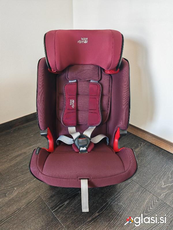Britax Römer Advansafix IV R avtomobilski sedež