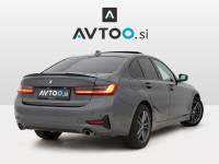 BMW serija 3 318d Sport Line|Strešno|Ogr.sed|Harman|PDC|Keyless
