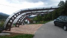 Nadstrešek za avto