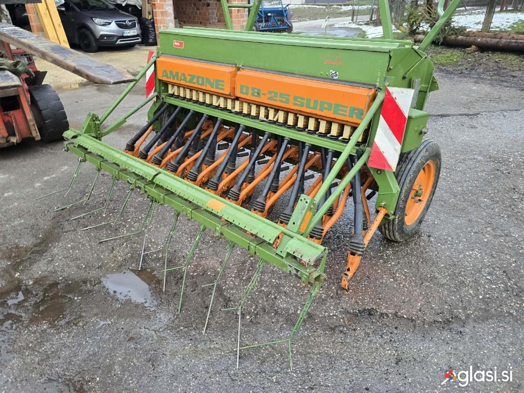 Amazone d8 25 special sejalnica za žita in trave