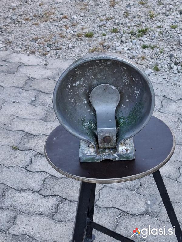 Napajalnik za govejo živino