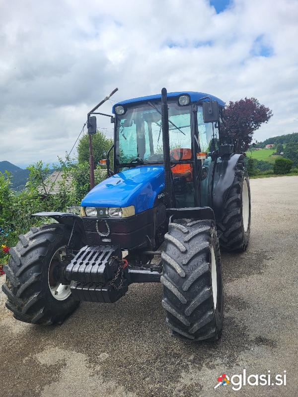 Traktor NEW holand tn 75s