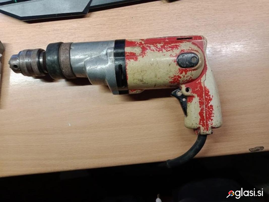 Vrtalni stroj star cca 65 let - za zbiratelje