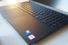 Nov prenosnik DELL Intel Core 3 100u 14.Gen / 8GB / 512GB / Win11