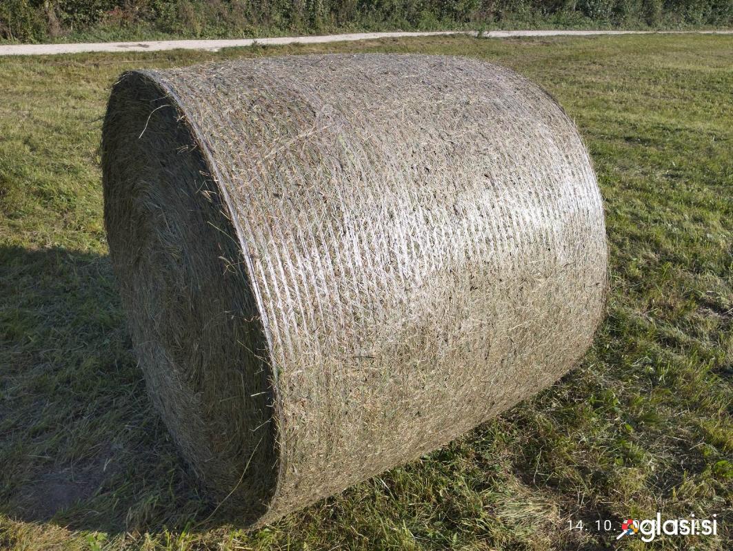 Naprodaj suhe okrogle bale