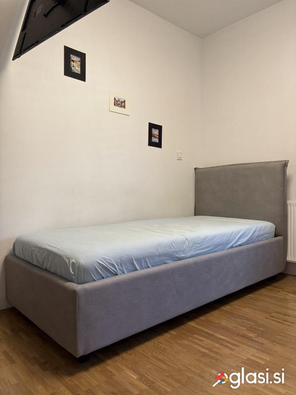 PRODAM POSTELJO 90 × 200 cm – ODLIČNO OHRANJENA