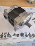 SGP1A25L380 SHIMDZU, SGP1A25L380 KOBELCO, GEAR PUMP HIDRAVLČNA ČRPALKA