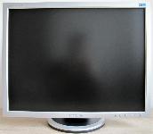 Računalniški komplet- PC, monitor, miška, tipkovnica