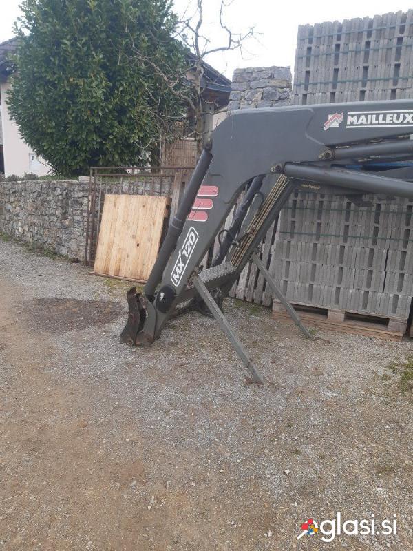 Čelni nakladač