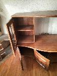 VITRINA hrast (tudi za TV) Š195 x V125 x G56 - "TREBUŠASTA" - znižano