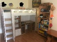 Otroški pograd s pisalno mizo