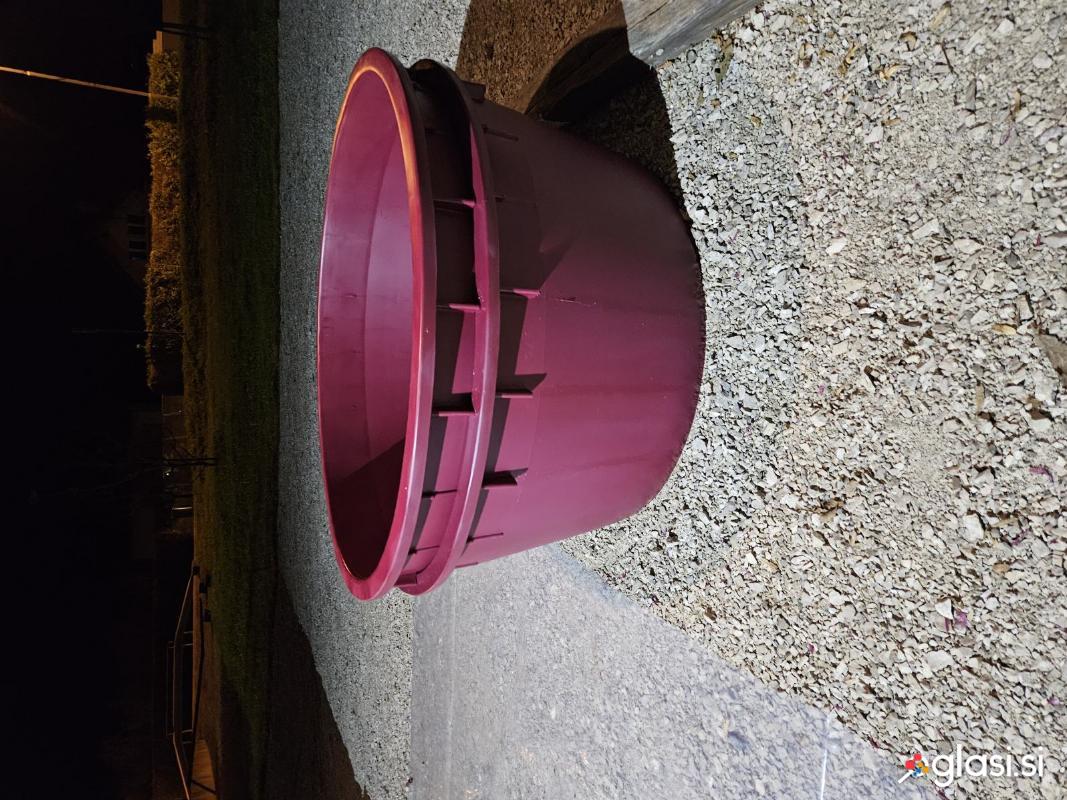 Prodam POPOLNOMA NOVE 240L kad za grozdje, vino, druga živila - rdeče