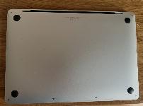 MacBook Pro 13" M1, kupljen 2021, 8GB RAM, 512 GB SSD