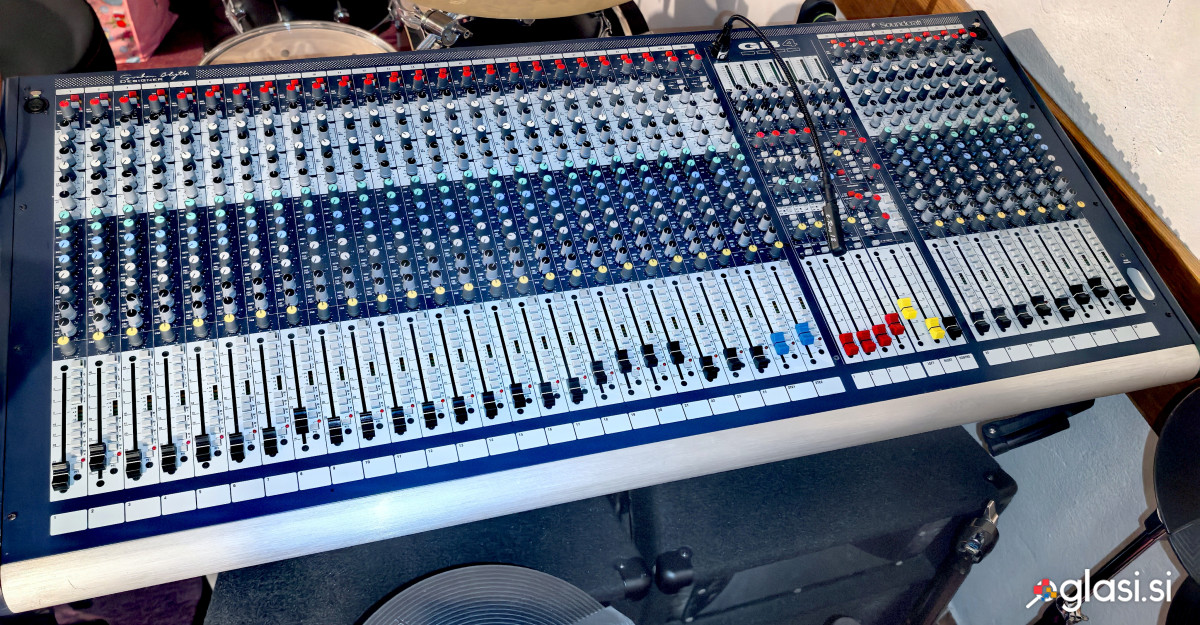 Soundcraft GB4 32+2 live  (možen nakup na 24 obroke)