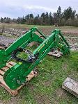 Traktor John Deere 6130R  s prednjim nakladačem 623R