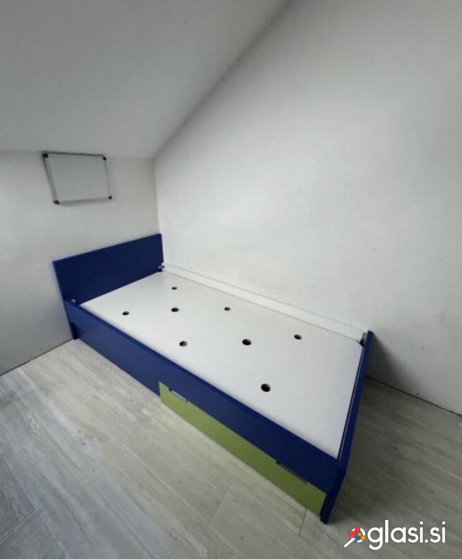 Masiven otroški pograd