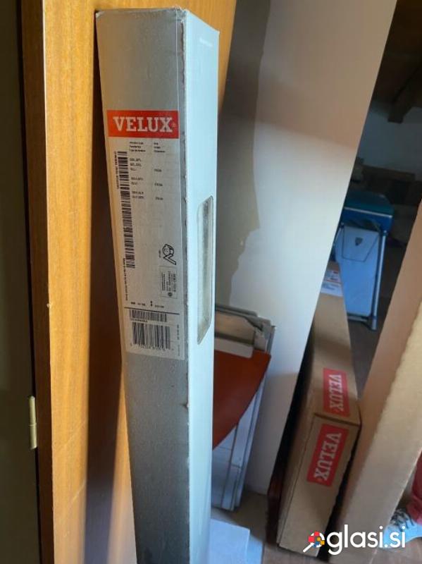 VELUX komplet: Strešno okno GGL FK06 3070 + obroba EDW + BDX izolacija