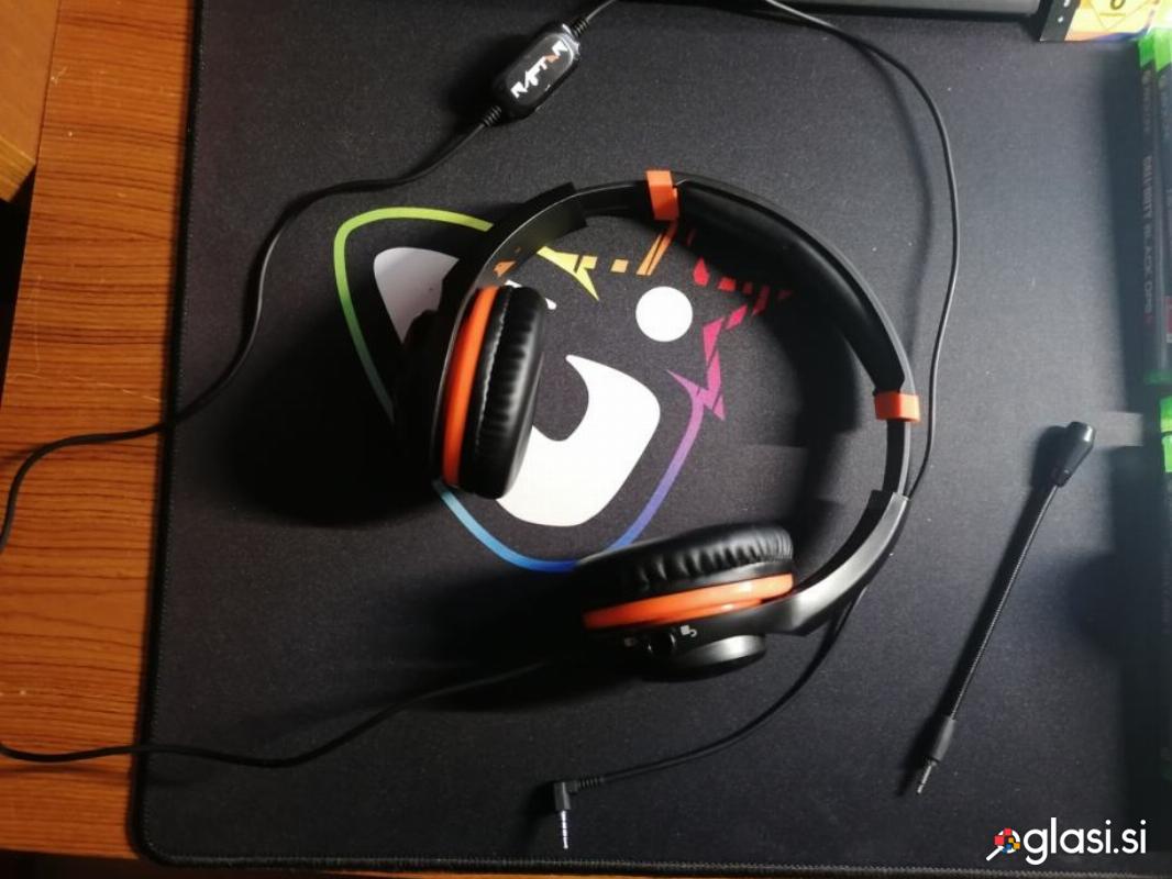 Xbox one slušalke in tipkovnica