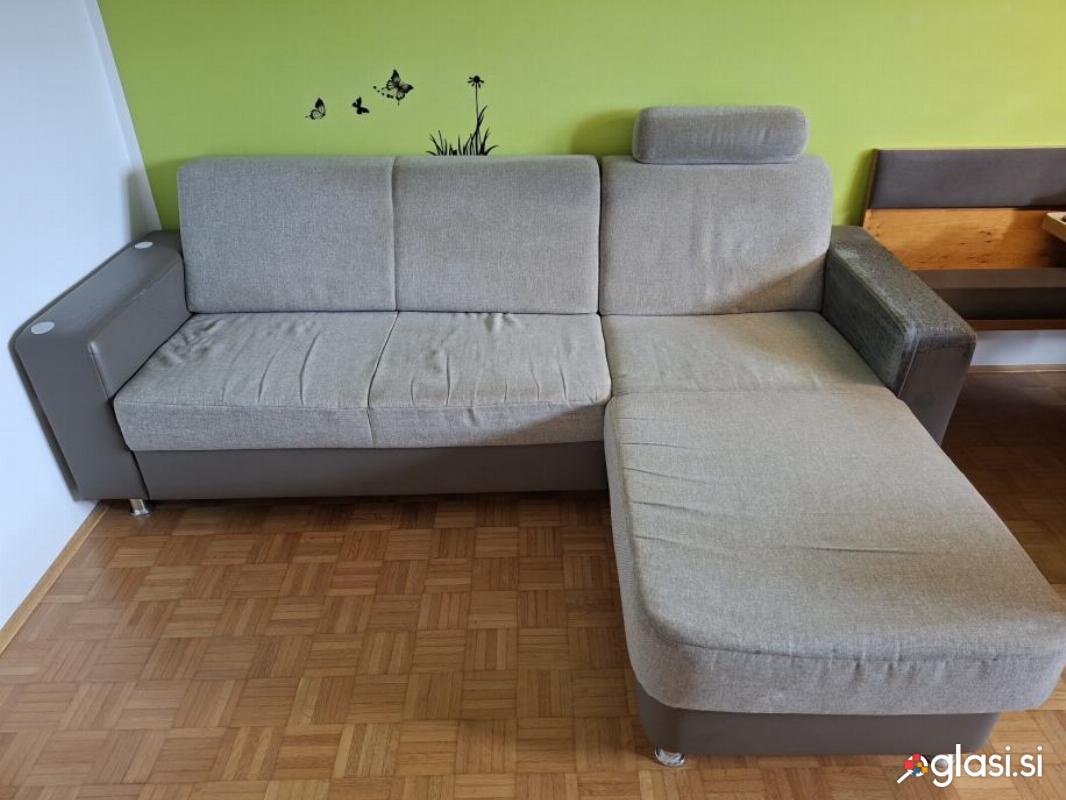 Kotno sedežno garnituro