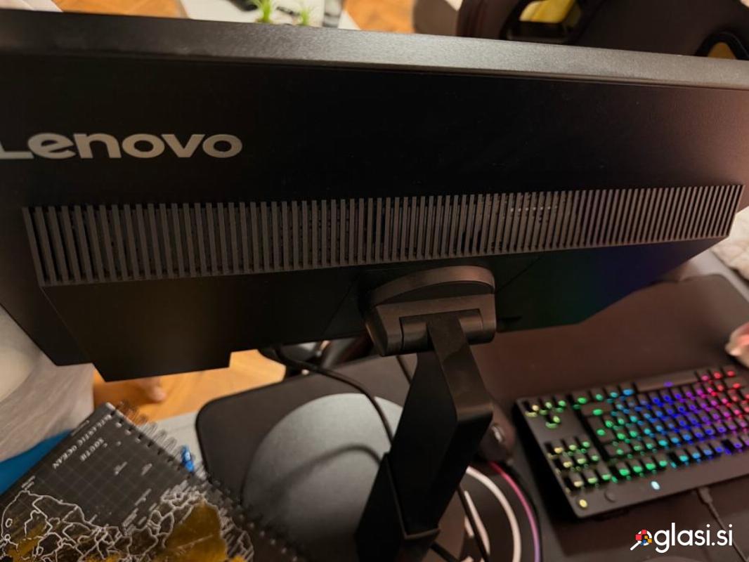 Monitor Lenovo