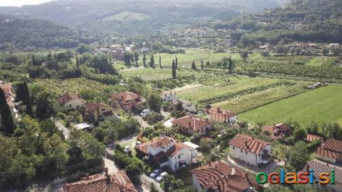 Koper, Bonini oddam svetlo popolnoma opremljeno klimatizirano dvosobno stanovanj