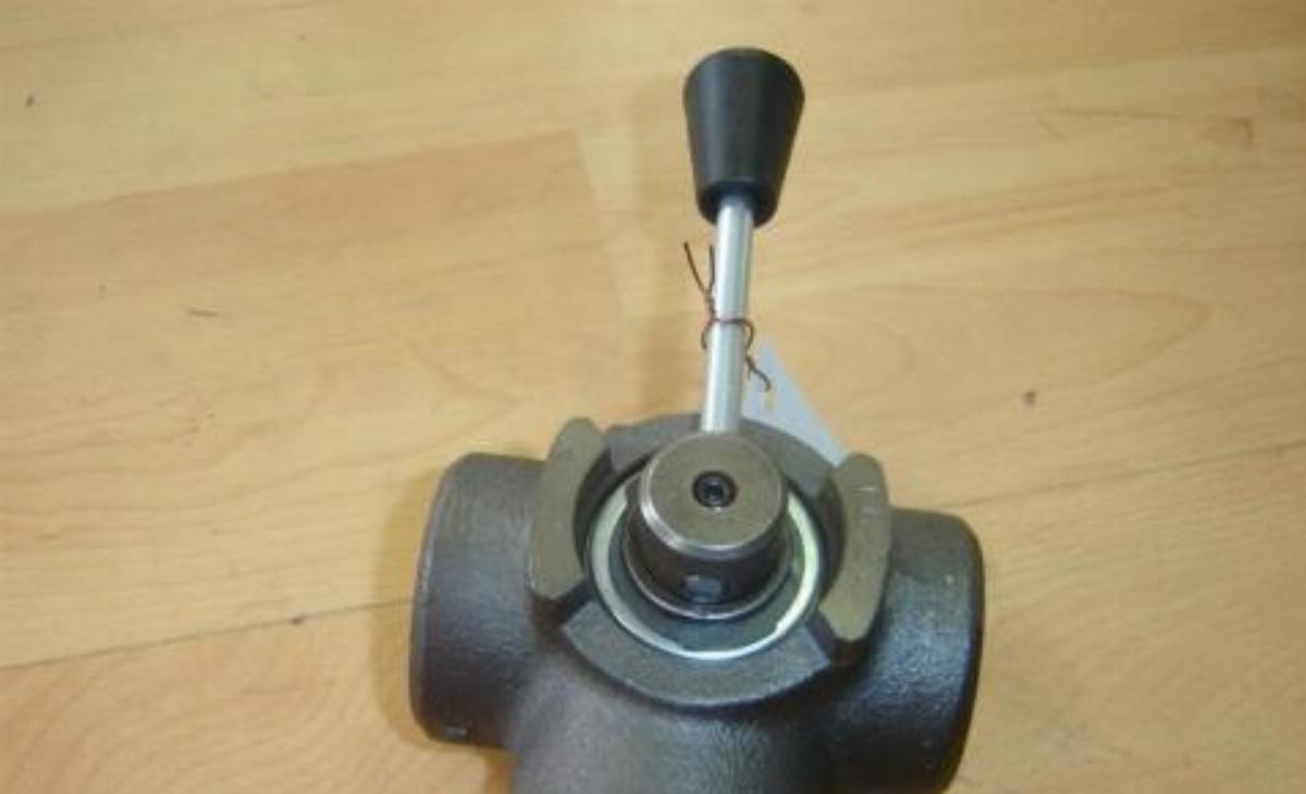 Ventil, hidr., preusmeritveni,1', pretok 180l/min,400 bar