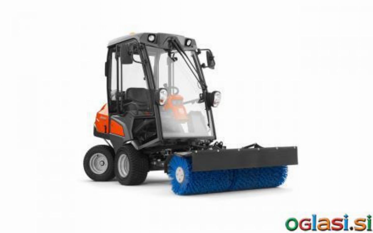 Komunalni Rider traktorska kosilnica Husqvarna P 520 D s kabino